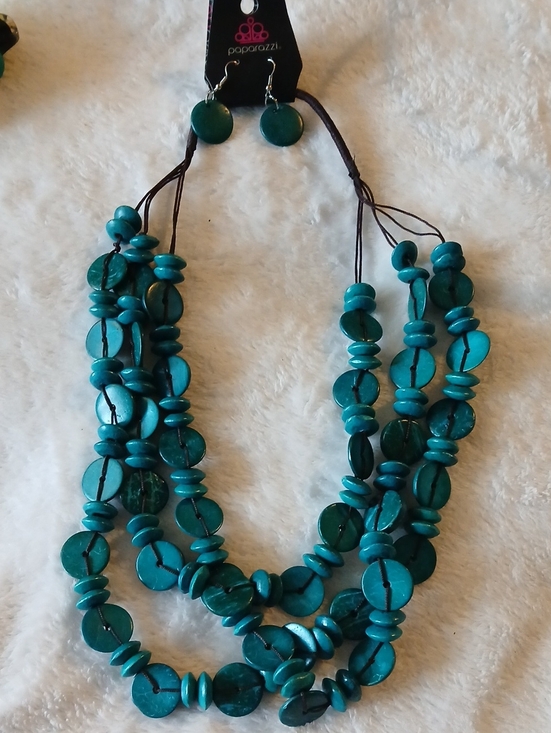 paparazzi Jewelry - paparazzi Teal Multi Layered Wood Beaded Necklace + Matching Earrings - NWT